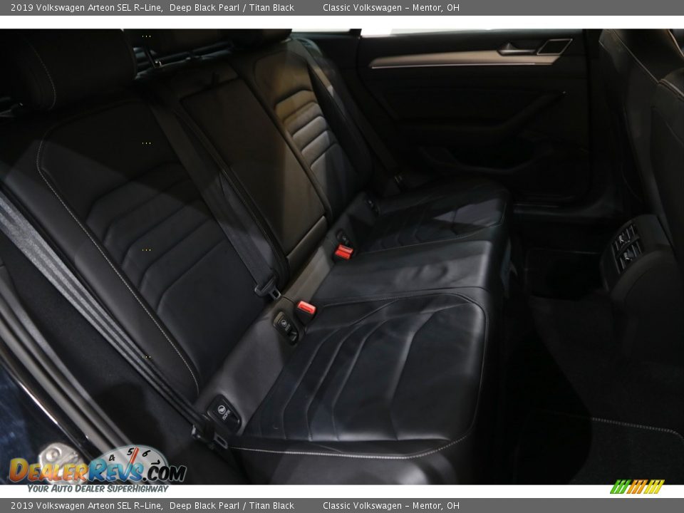 Rear Seat of 2019 Volkswagen Arteon SEL R-Line Photo #18