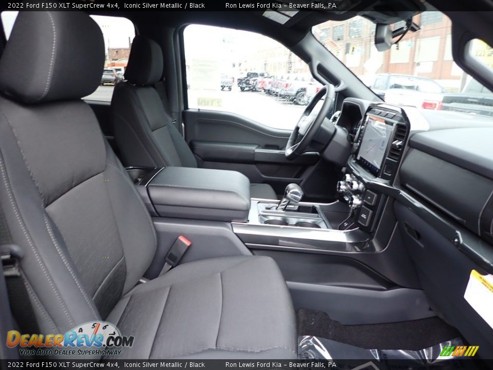 Front Seat of 2022 Ford F150 XLT SuperCrew 4x4 Photo #12