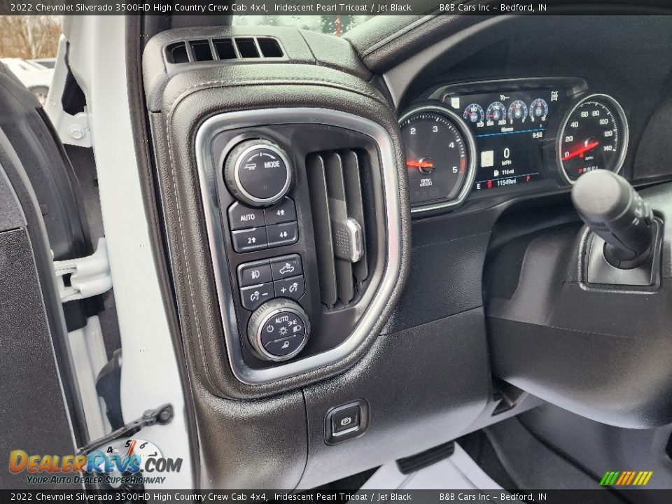 2022 Chevrolet Silverado 3500HD High Country Crew Cab 4x4 Iridescent Pearl Tricoat / Jet Black Photo #23