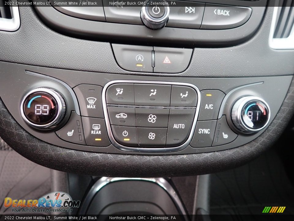 Controls of 2022 Chevrolet Malibu LT Photo #27