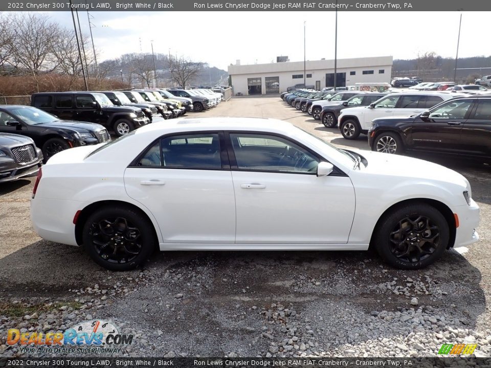 2022 Chrysler 300 Touring L AWD Bright White / Black Photo #6