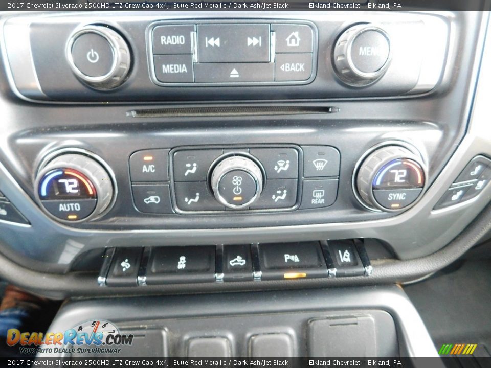 Controls of 2017 Chevrolet Silverado 2500HD LTZ Crew Cab 4x4 Photo #31