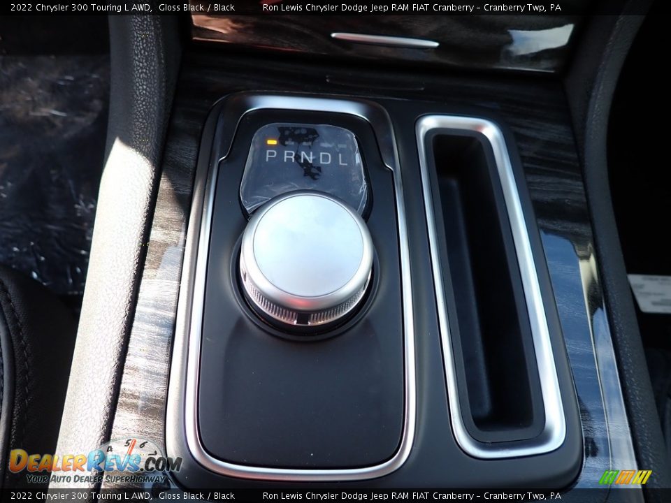 2022 Chrysler 300 Touring L AWD Shifter Photo #18