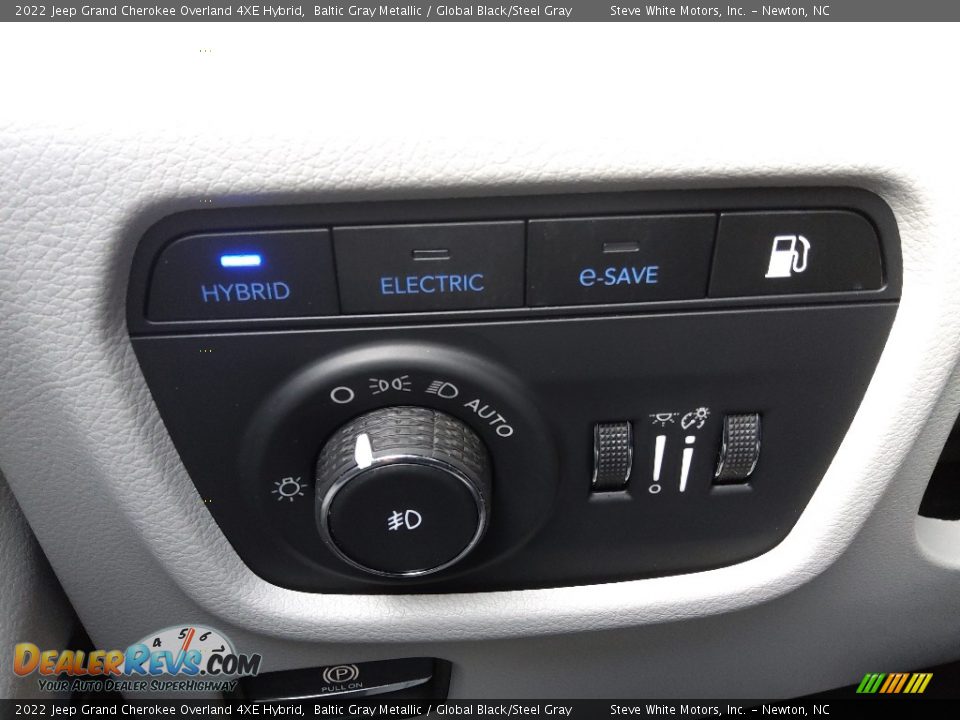 Controls of 2022 Jeep Grand Cherokee Overland 4XE Hybrid Photo #23