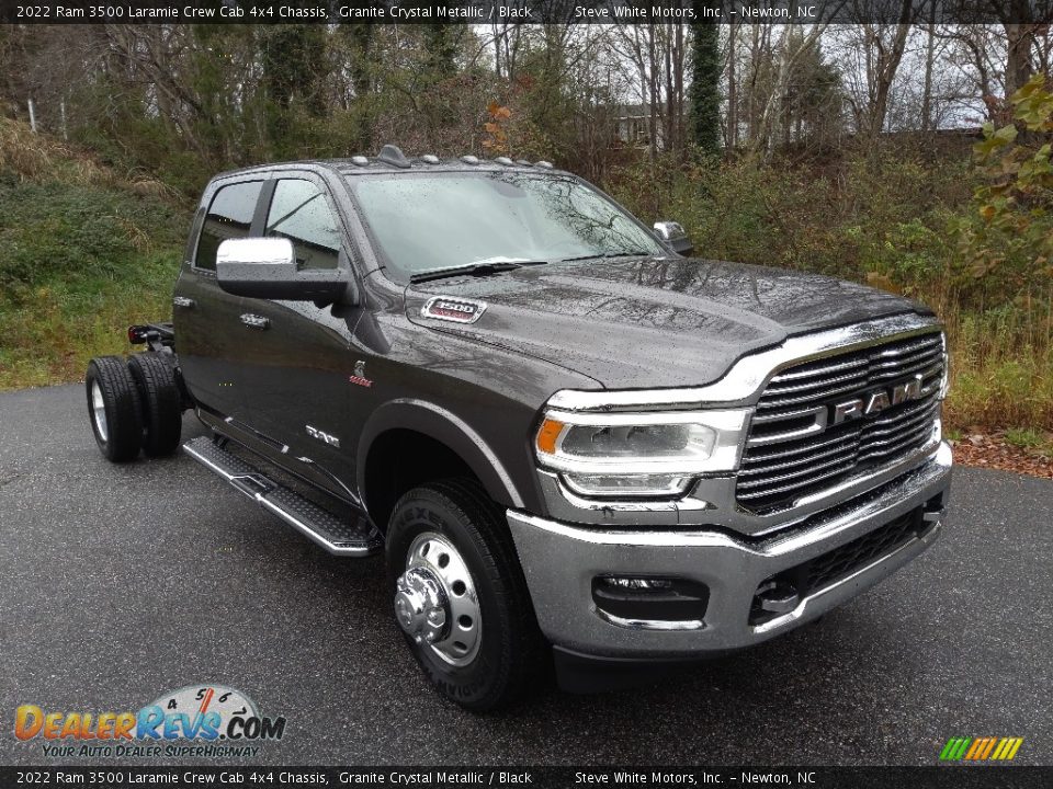 Front 3/4 View of 2022 Ram 3500 Laramie Crew Cab 4x4 Chassis Photo #4