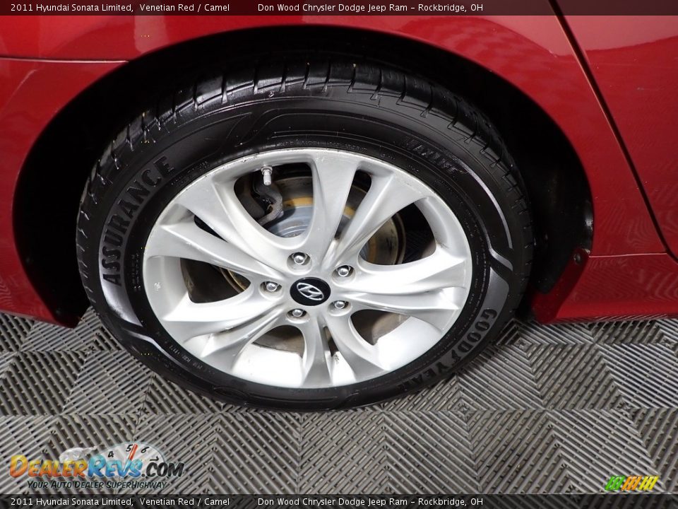 2011 Hyundai Sonata Limited Venetian Red / Camel Photo #32