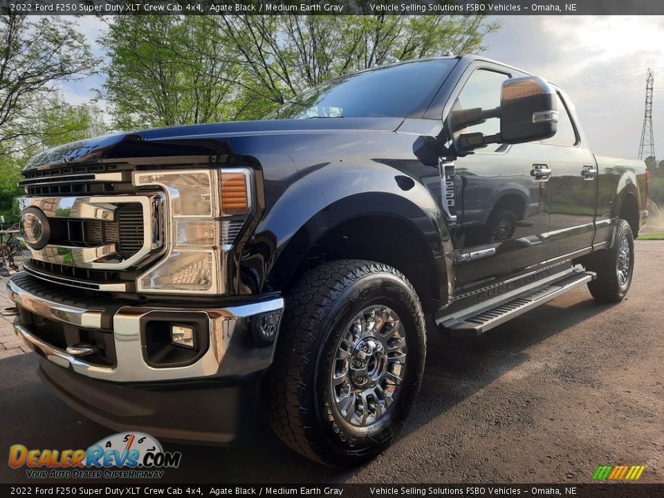 2022 Ford F250 Super Duty XLT Crew Cab 4x4 Agate Black / Medium Earth Gray Photo #1