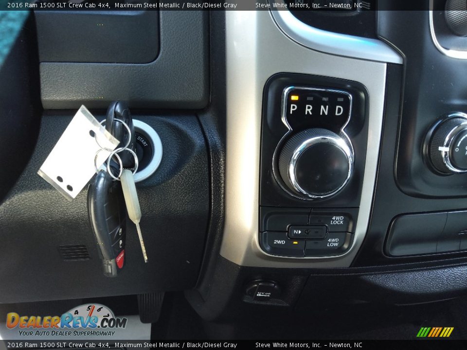 2016 Ram 1500 SLT Crew Cab 4x4 Shifter Photo #25