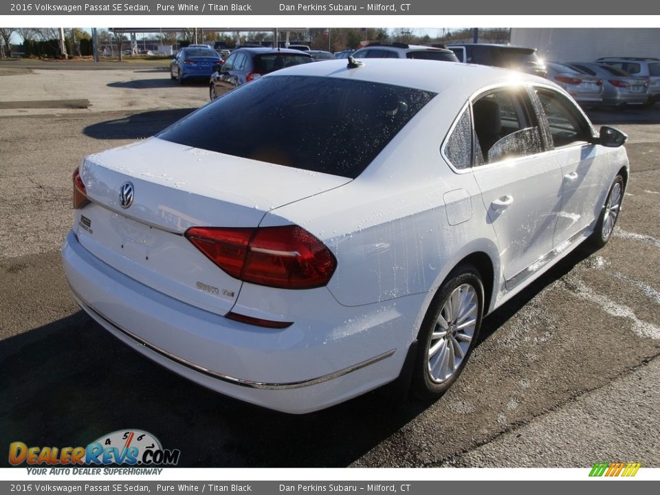 2016 Volkswagen Passat SE Sedan Pure White / Titan Black Photo #6