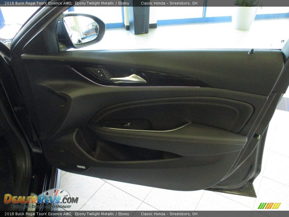 2018 Buick Regal TourX Essence AWD Ebony Twilight Metallic / Ebony Photo #15