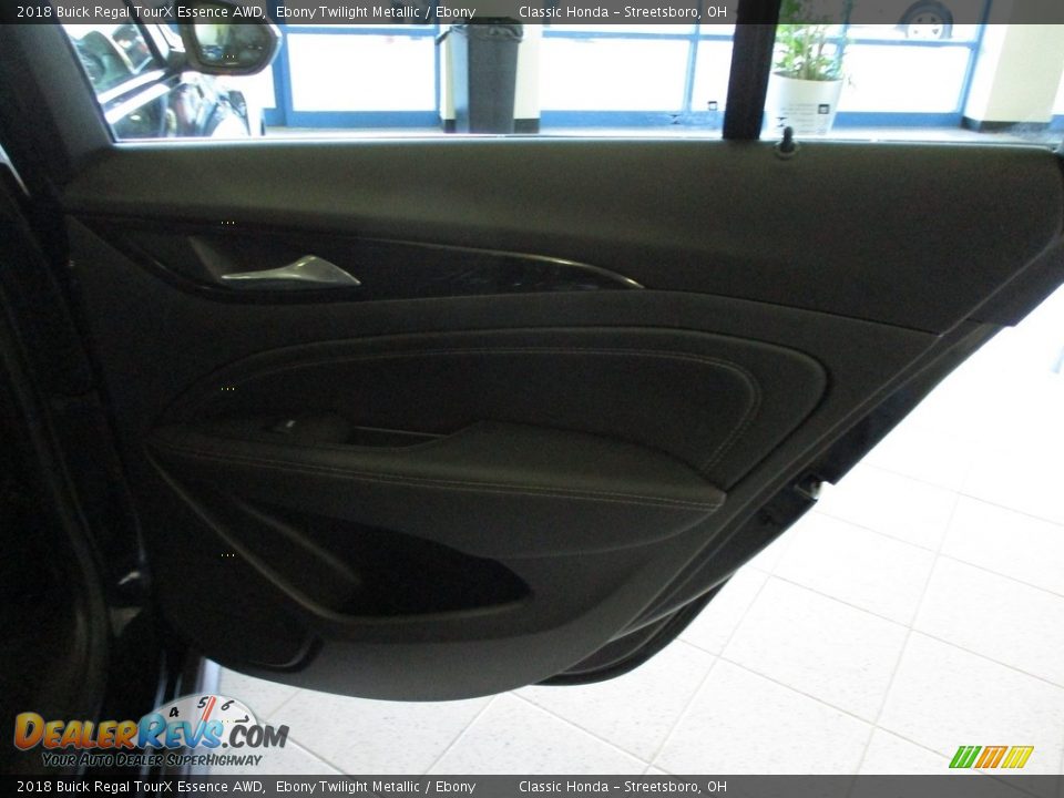 2018 Buick Regal TourX Essence AWD Ebony Twilight Metallic / Ebony Photo #19