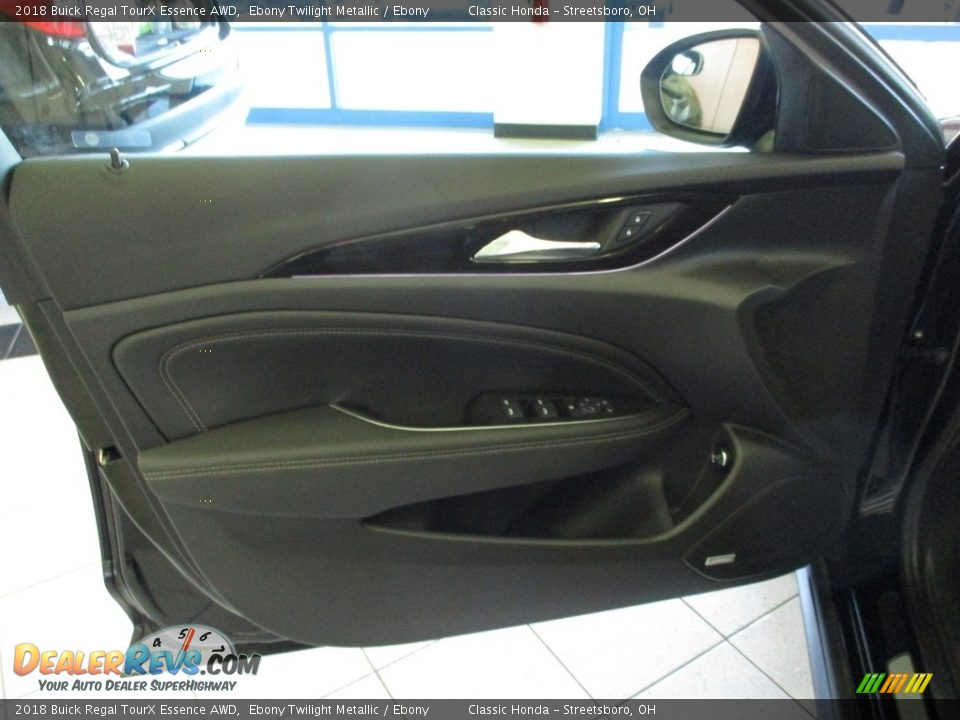 2018 Buick Regal TourX Essence AWD Ebony Twilight Metallic / Ebony Photo #28