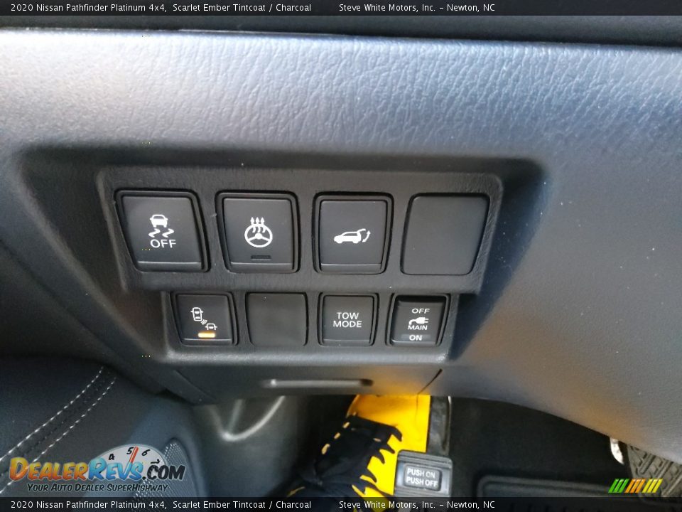 Controls of 2020 Nissan Pathfinder Platinum 4x4 Photo #21