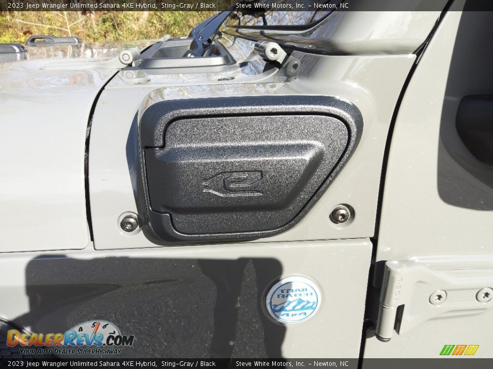 2023 Jeep Wrangler Unlimited Sahara 4XE Hybrid Sting-Gray / Black Photo #9