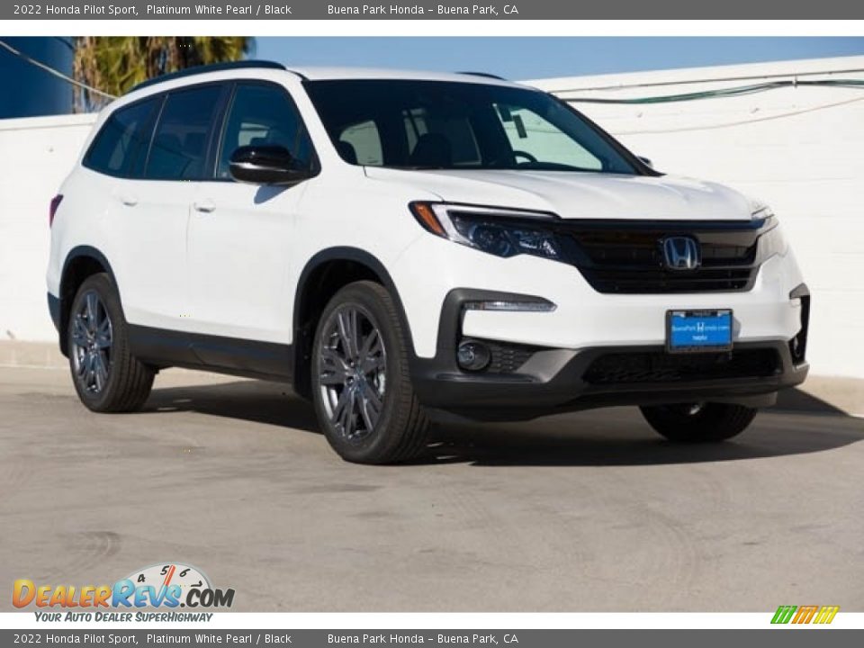 Front 3/4 View of 2022 Honda Pilot Sport Photo #1