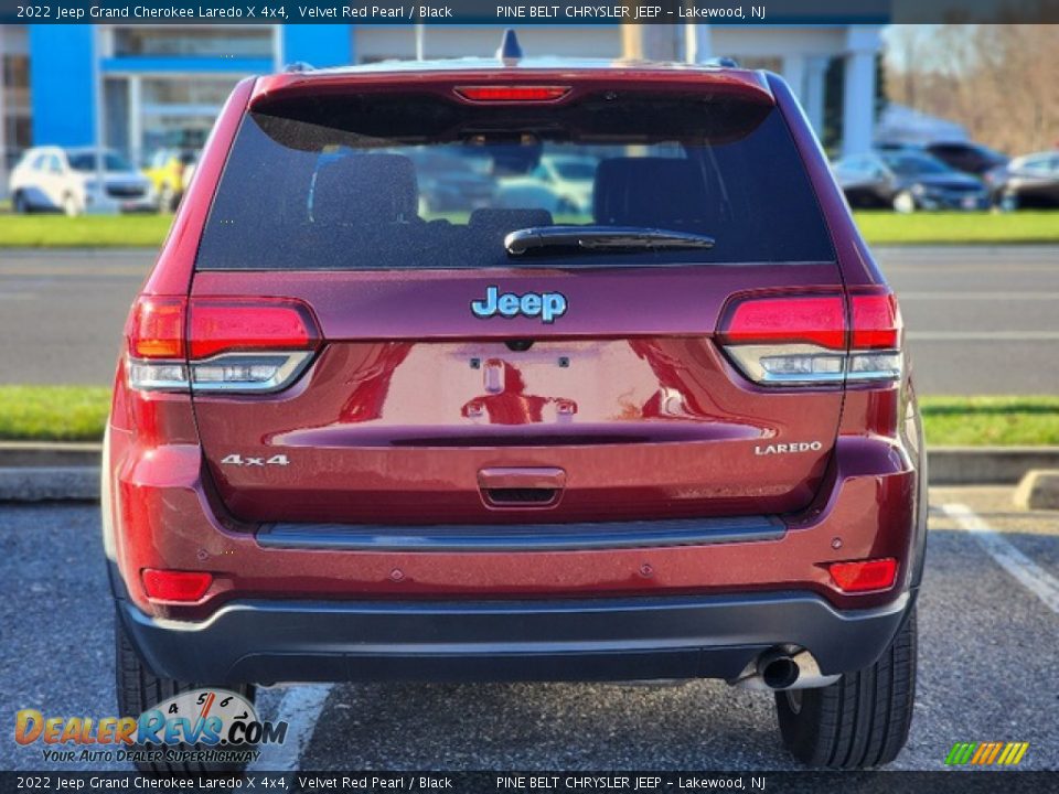 2022 Jeep Grand Cherokee Laredo X 4x4 Velvet Red Pearl / Black Photo #9