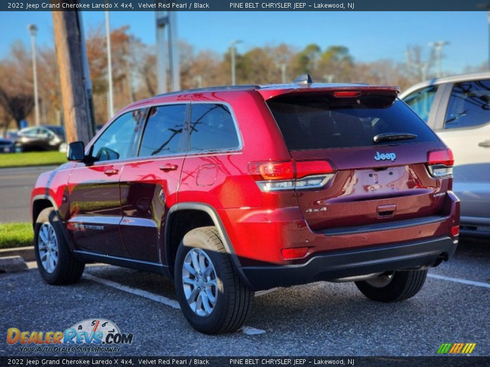 2022 Jeep Grand Cherokee Laredo X 4x4 Velvet Red Pearl / Black Photo #10