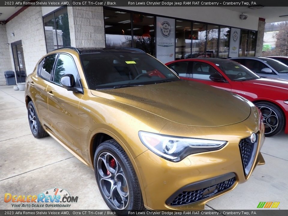 Front 3/4 View of 2023 Alfa Romeo Stelvio Veloce AWD Photo #3