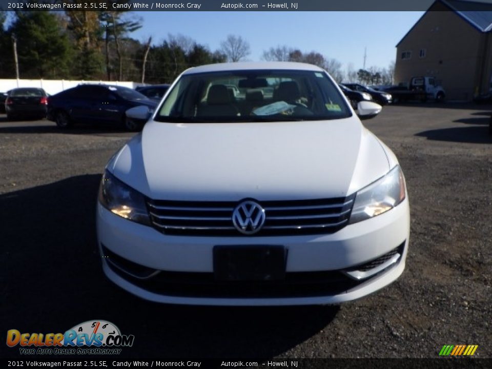 2012 Volkswagen Passat 2.5L SE Candy White / Moonrock Gray Photo #2