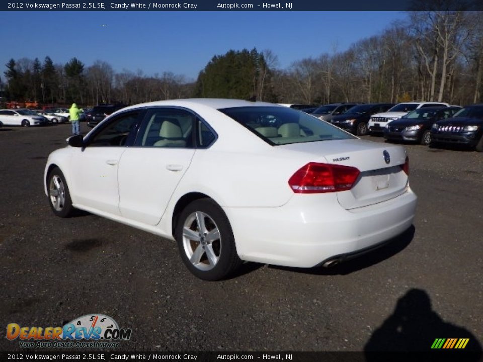 2012 Volkswagen Passat 2.5L SE Candy White / Moonrock Gray Photo #4