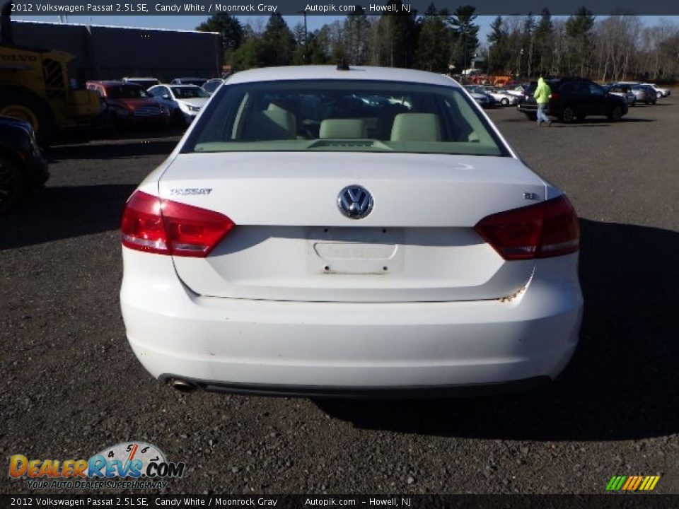 2012 Volkswagen Passat 2.5L SE Candy White / Moonrock Gray Photo #5