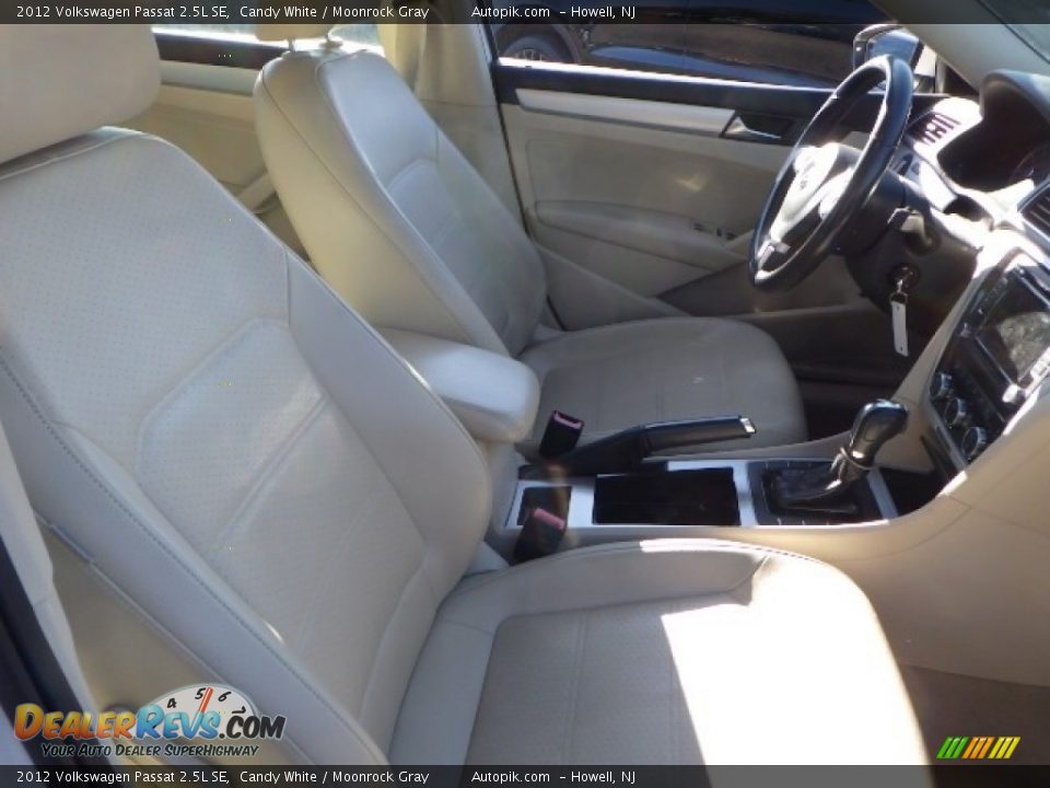 2012 Volkswagen Passat 2.5L SE Candy White / Moonrock Gray Photo #7