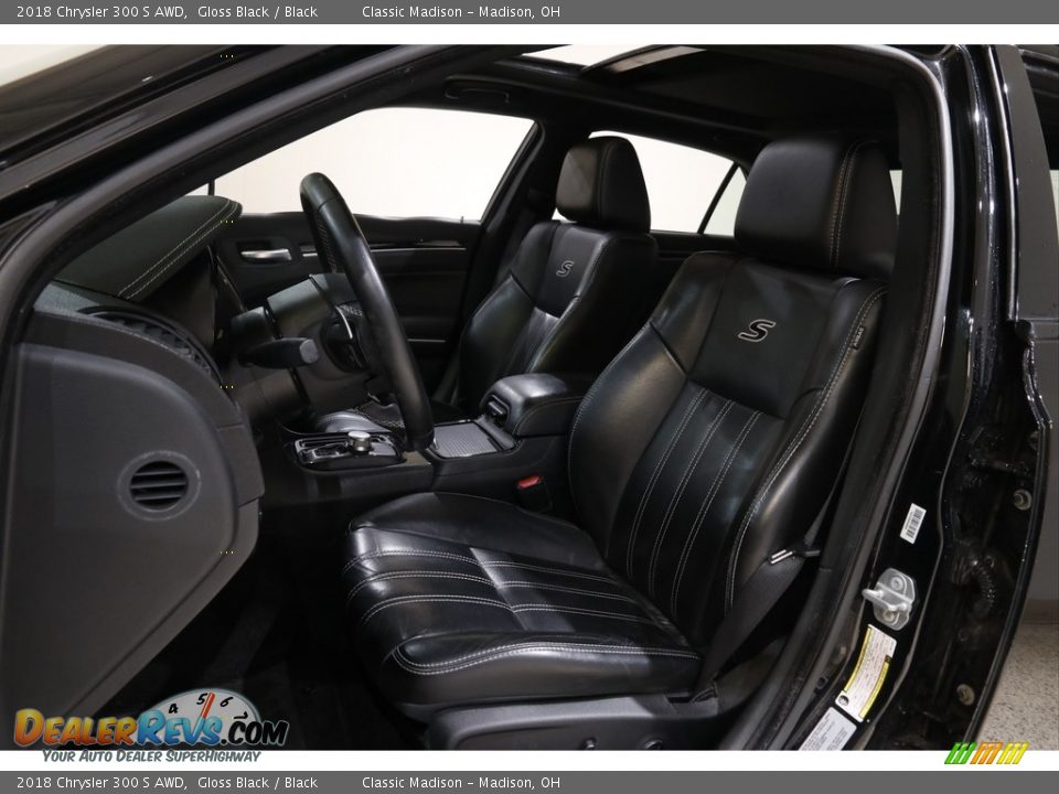 2018 Chrysler 300 S AWD Gloss Black / Black Photo #5
