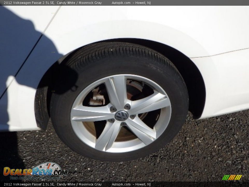 2012 Volkswagen Passat 2.5L SE Candy White / Moonrock Gray Photo #12