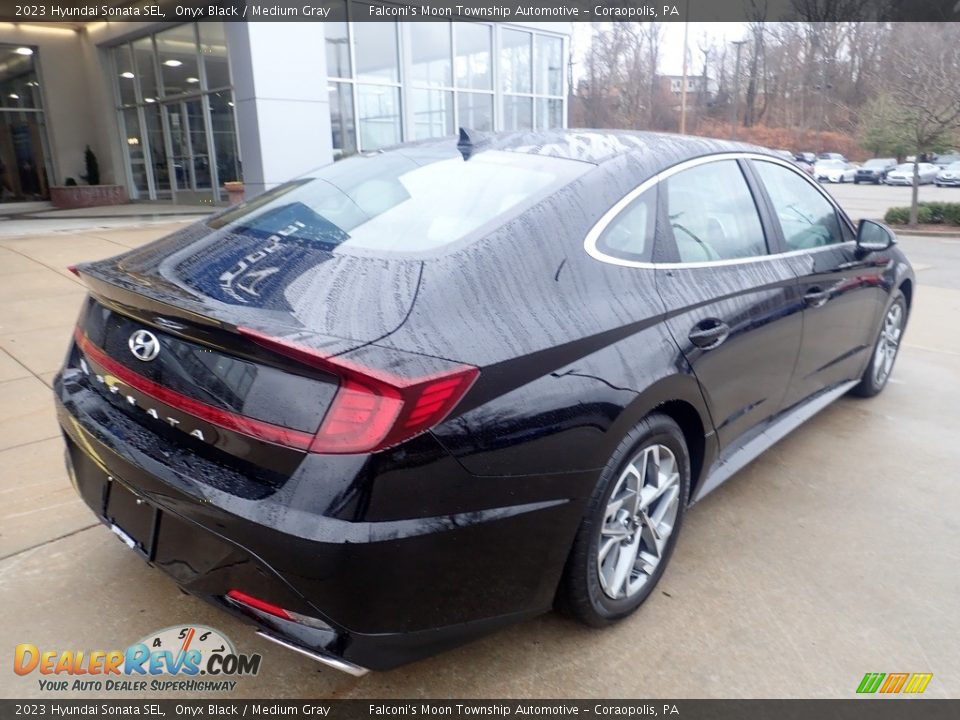 2023 Hyundai Sonata SEL Onyx Black / Medium Gray Photo #2