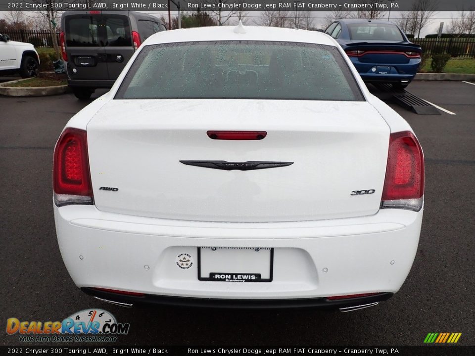 2022 Chrysler 300 Touring L AWD Bright White / Black Photo #4
