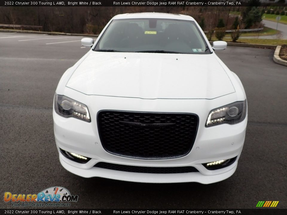 2022 Chrysler 300 Touring L AWD Bright White / Black Photo #8