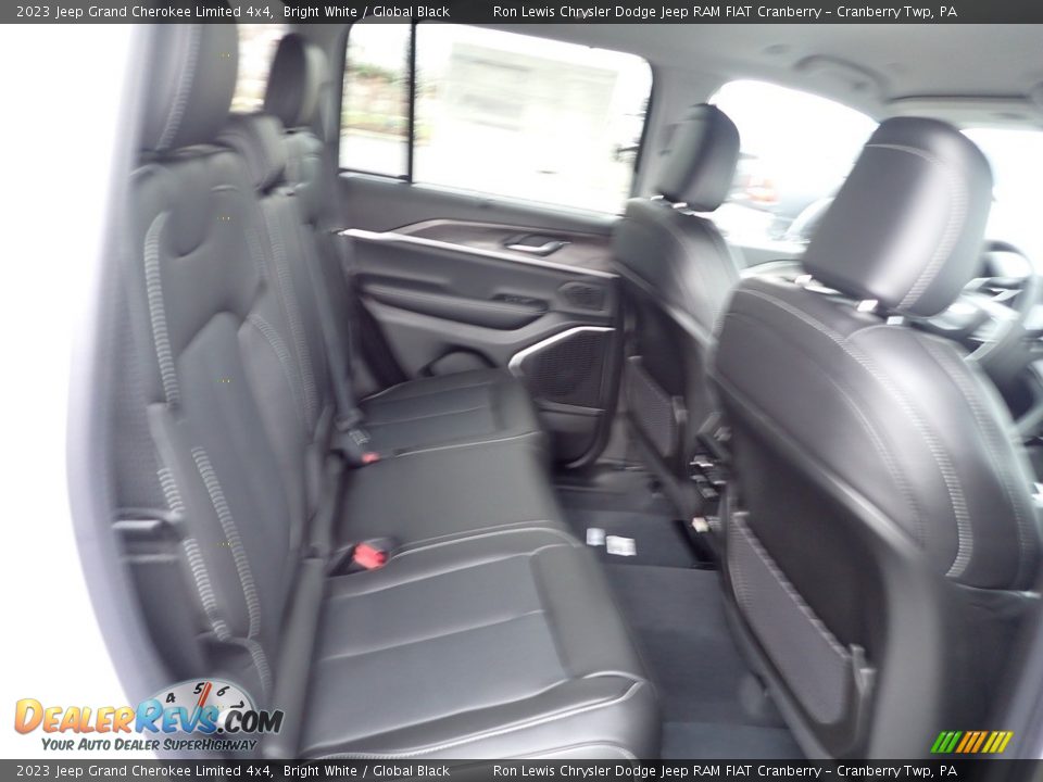 2023 Jeep Grand Cherokee Limited 4x4 Bright White / Global Black Photo #11