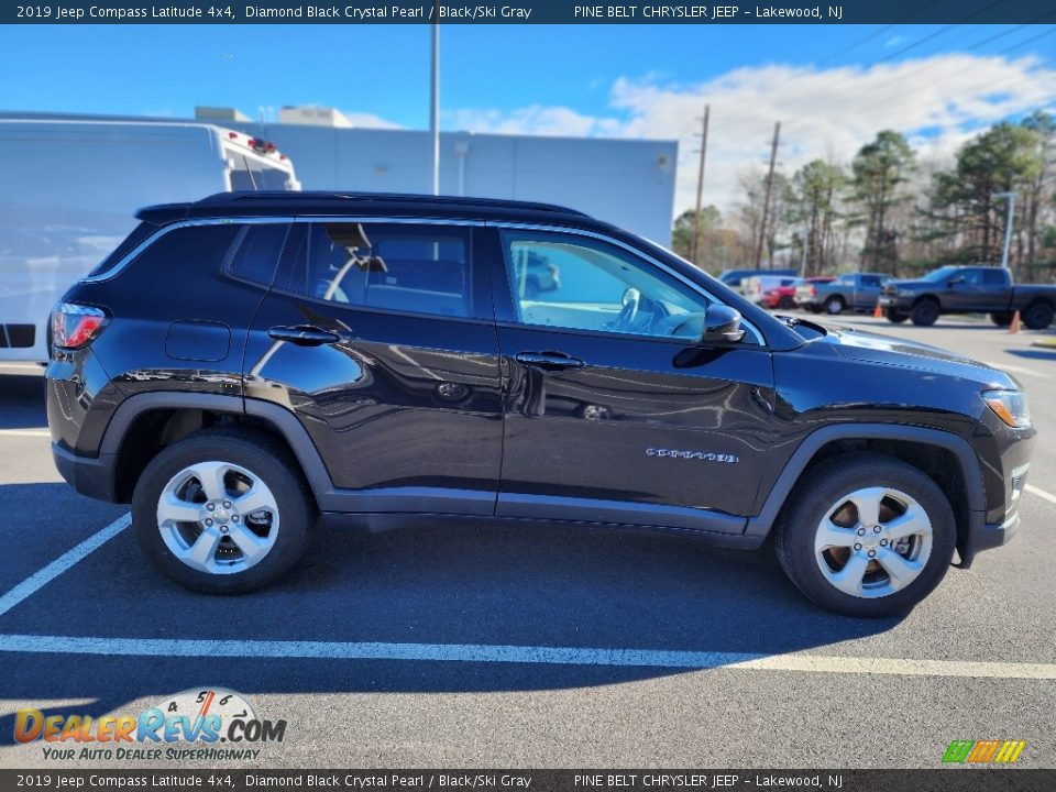 2019 Jeep Compass Latitude 4x4 Diamond Black Crystal Pearl / Black/Ski Gray Photo #6