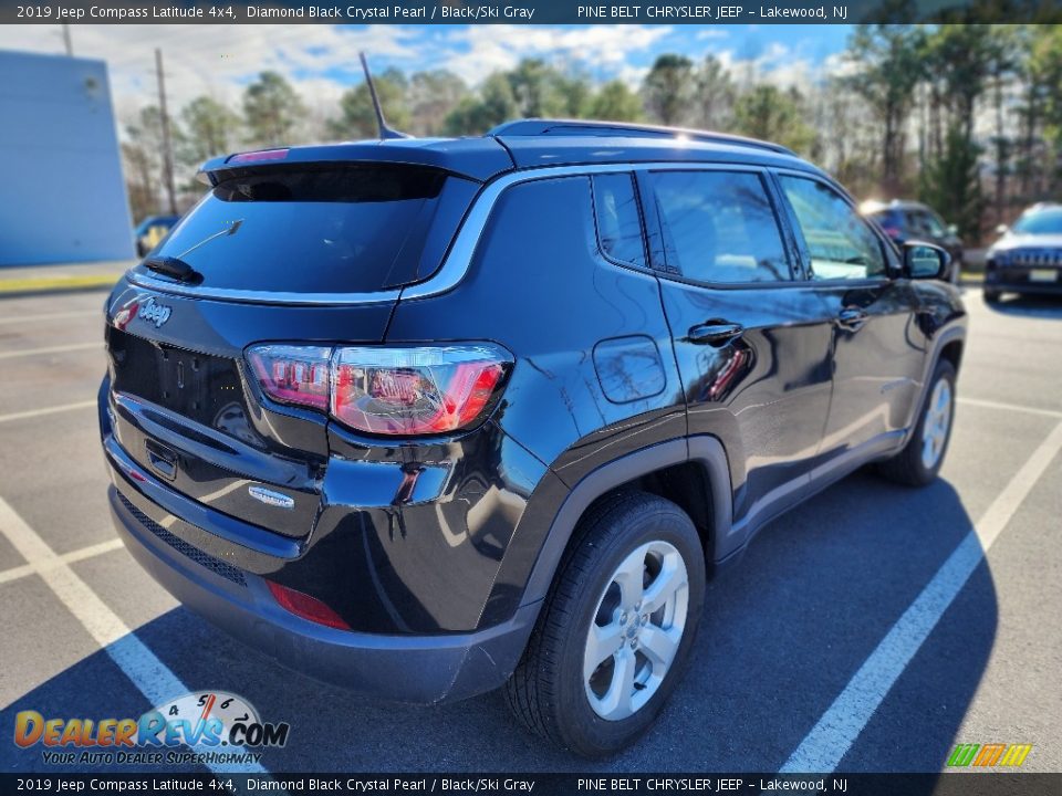 2019 Jeep Compass Latitude 4x4 Diamond Black Crystal Pearl / Black/Ski Gray Photo #7