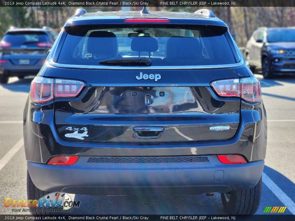 2019 Jeep Compass Latitude 4x4 Diamond Black Crystal Pearl / Black/Ski Gray Photo #8