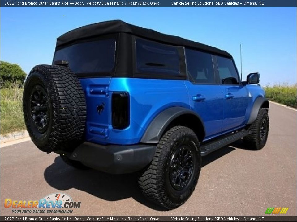 2022 Ford Bronco Outer Banks 4x4 4-Door Velocity Blue Metallic / Roast/Black Onyx Photo #3