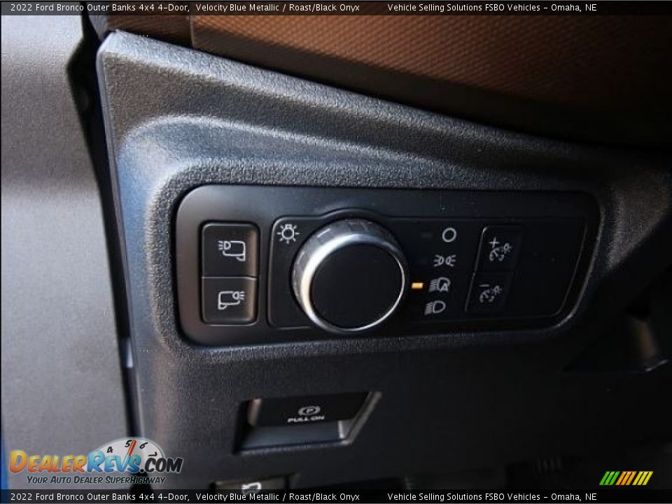 Controls of 2022 Ford Bronco Outer Banks 4x4 4-Door Photo #26