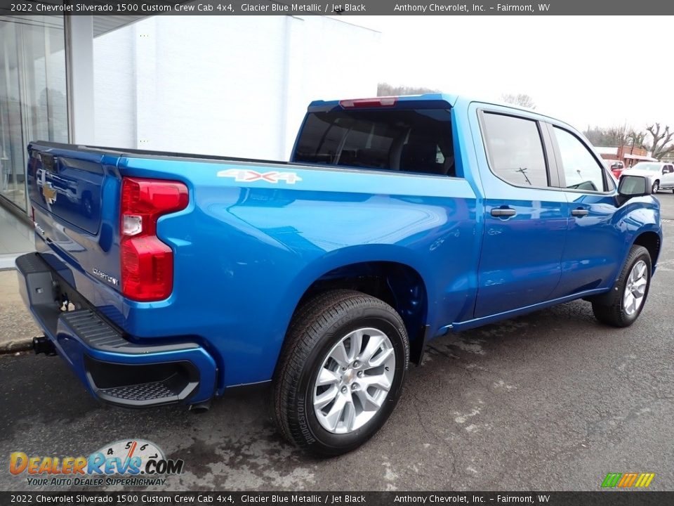 2022 Chevrolet Silverado 1500 Custom Crew Cab 4x4 Glacier Blue Metallic / Jet Black Photo #3