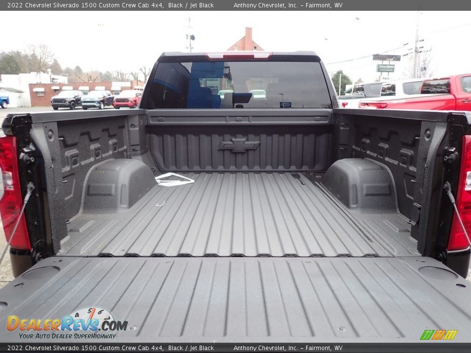 2022 Chevrolet Silverado 1500 Custom Crew Cab 4x4 Black / Jet Black Photo #5