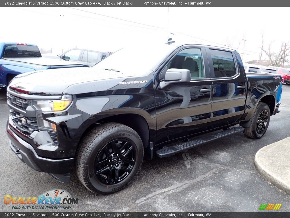 2022 Chevrolet Silverado 1500 Custom Crew Cab 4x4 Black / Jet Black Photo #8