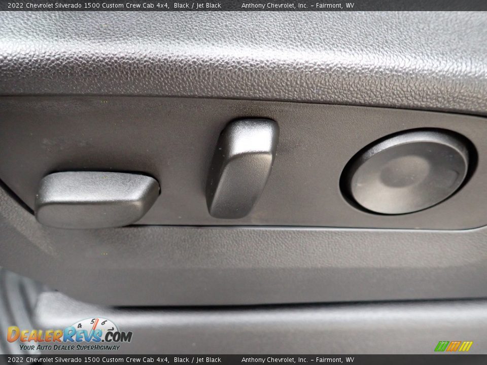 2022 Chevrolet Silverado 1500 Custom Crew Cab 4x4 Black / Jet Black Photo #16