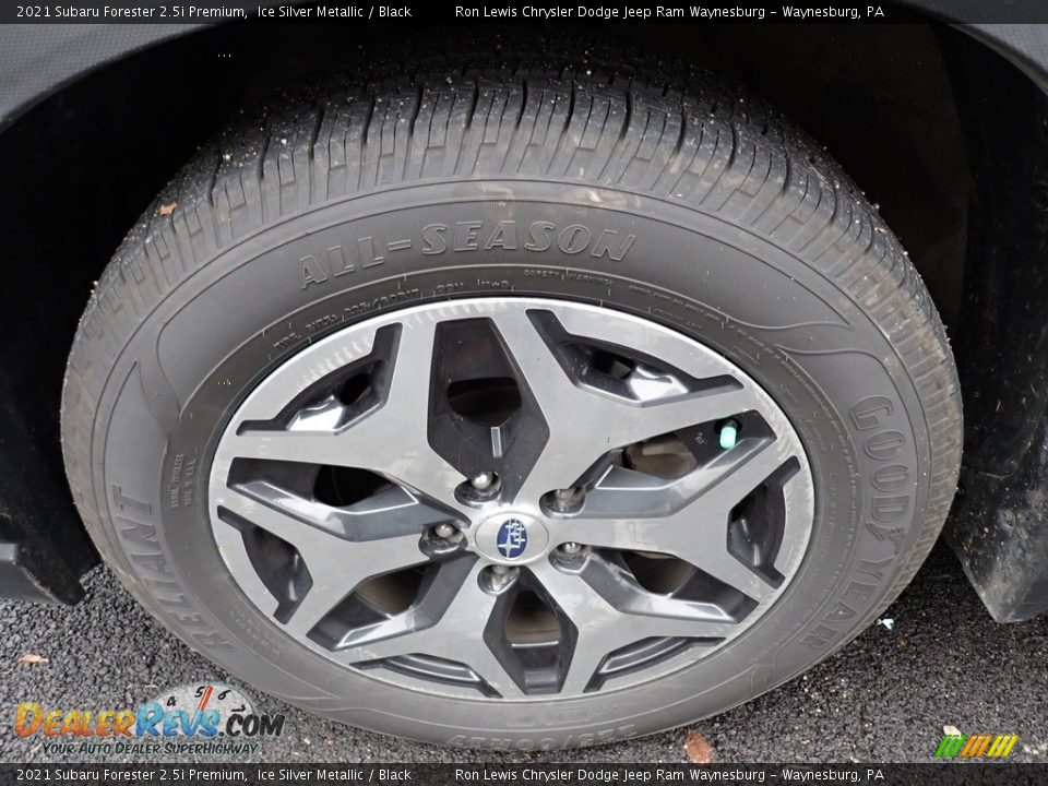 2021 Subaru Forester 2.5i Premium Ice Silver Metallic / Black Photo #5