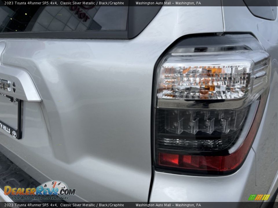 2023 Toyota 4Runner SR5 4x4 Classic Silver Metallic / Black/Graphite Photo #24