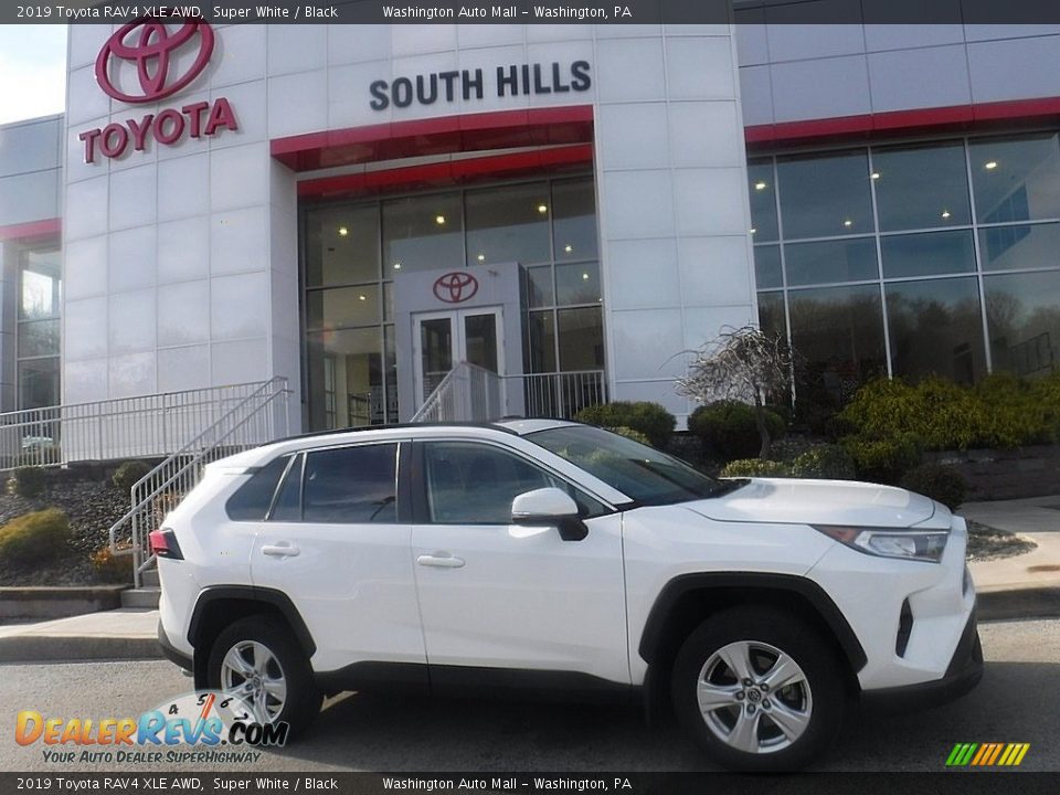 2019 Toyota RAV4 XLE AWD Super White / Black Photo #2