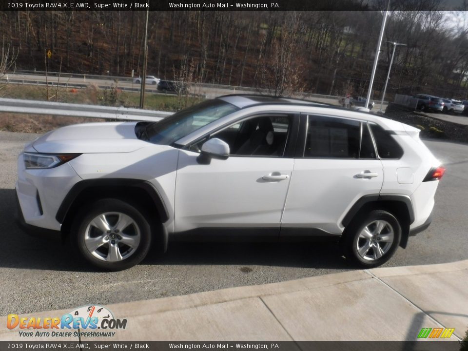 2019 Toyota RAV4 XLE AWD Super White / Black Photo #15