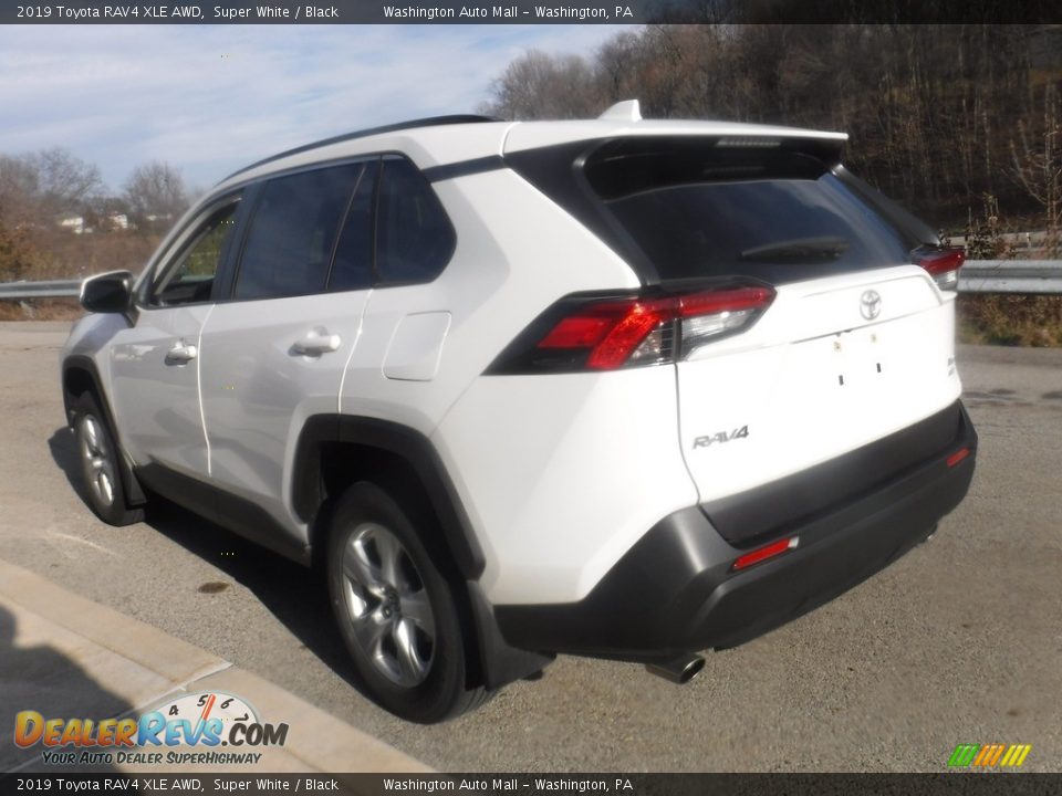 2019 Toyota RAV4 XLE AWD Super White / Black Photo #16