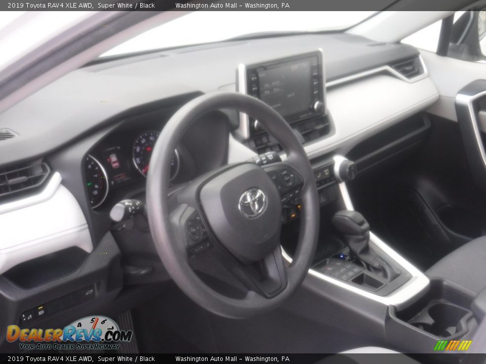 2019 Toyota RAV4 XLE AWD Super White / Black Photo #21