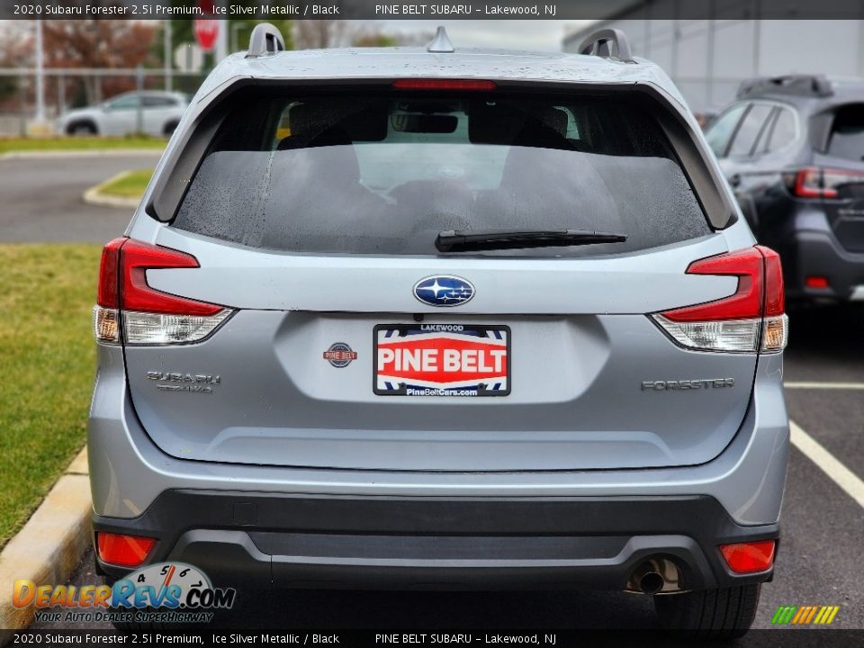 2020 Subaru Forester 2.5i Premium Ice Silver Metallic / Black Photo #6