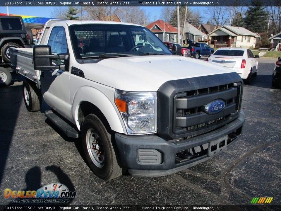2016 Ford F250 Super Duty XL Regular Cab Chassis Oxford White / Steel Photo #5