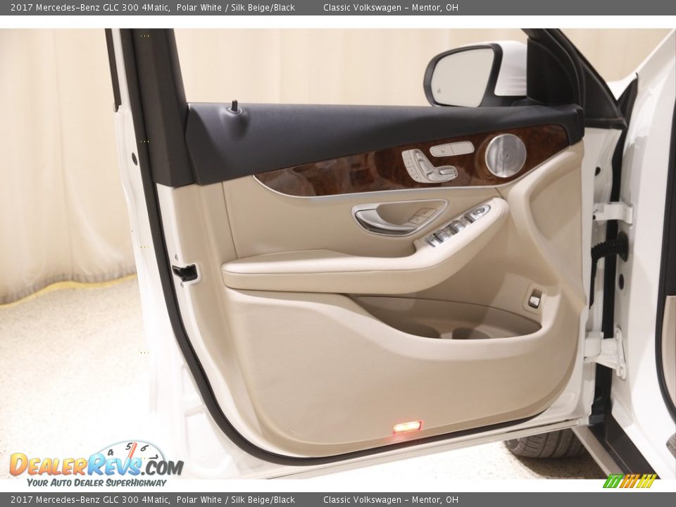2017 Mercedes-Benz GLC 300 4Matic Polar White / Silk Beige/Black Photo #4